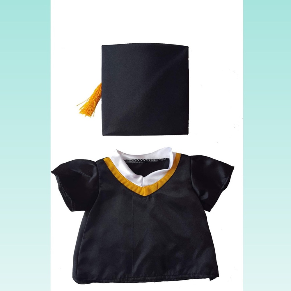Graduation Cap & Gown Outfit / PETS LIKE DOGS AND CATS
